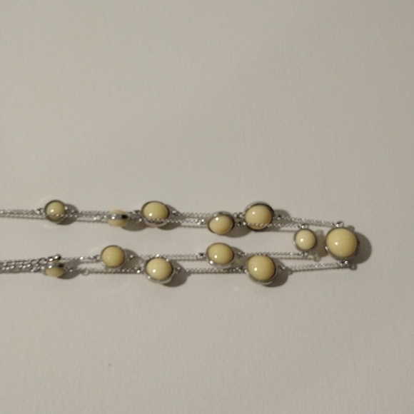 Yellow Radiance: Layered Silver Necklace & Drop Earrings Set – Statement Jewelry - Picture 8 of 8